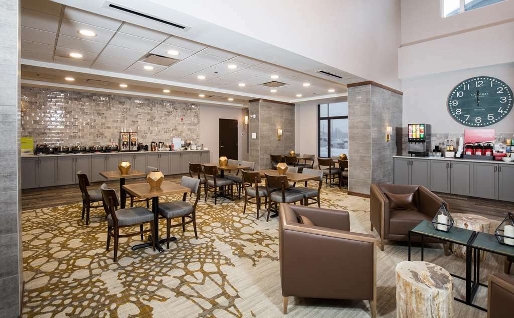 Pomeroy Hotel Fort Mcmurray Oda fotoğraf