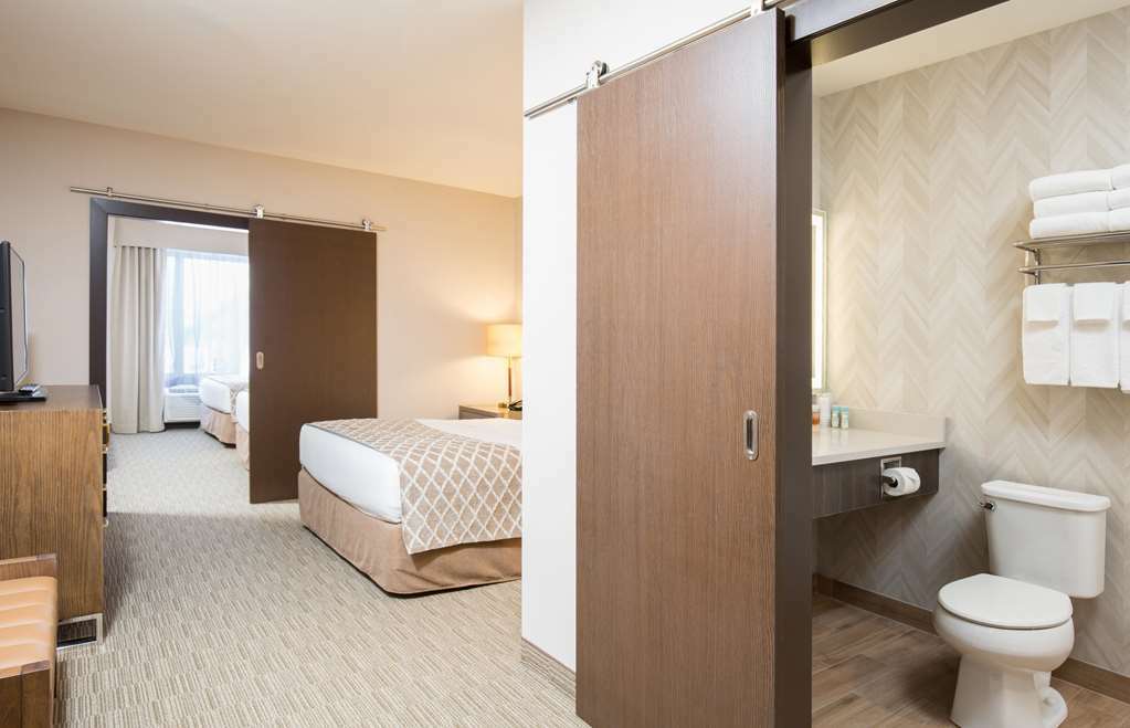 Pomeroy Hotel Fort Mcmurray Oda fotoğraf