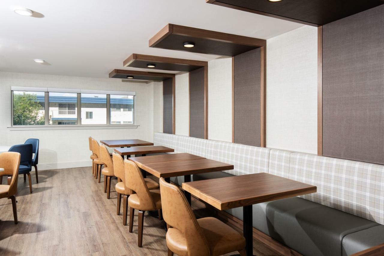 Pomeroy Hotel Fort Mcmurray Dış mekan fotoğraf